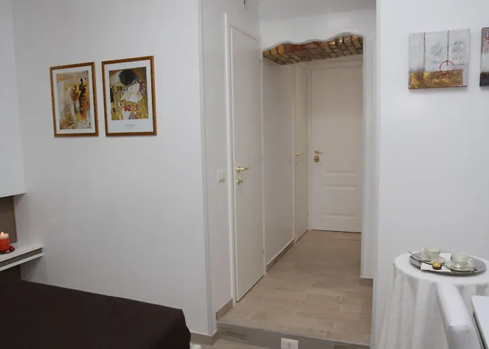 Interno 2 3* Roma